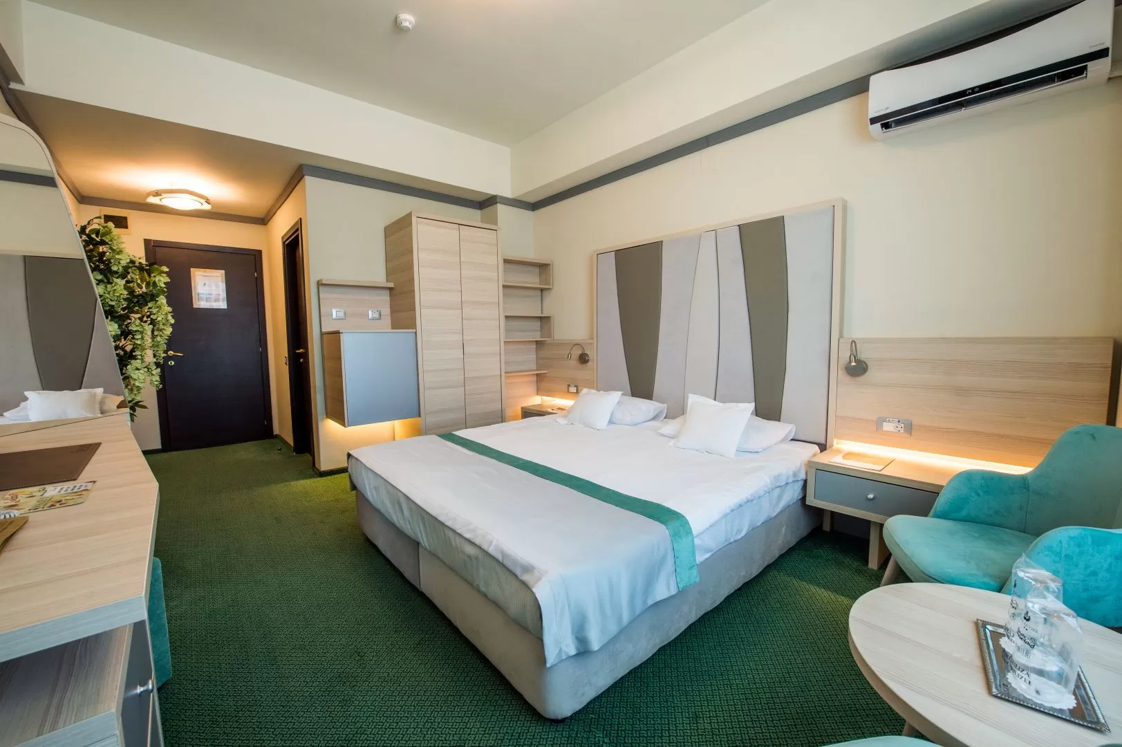 Ziua Internationala a Muncii 2025 Mamaia Hotel Malibu****