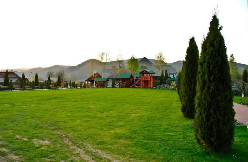 Sarbatori de Craciun 2024 Bucovina Voronet Complex Turistic Casa Elena