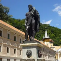 Băile Herculane – Stațiunea unde legenda întâlnește vindecarea-img