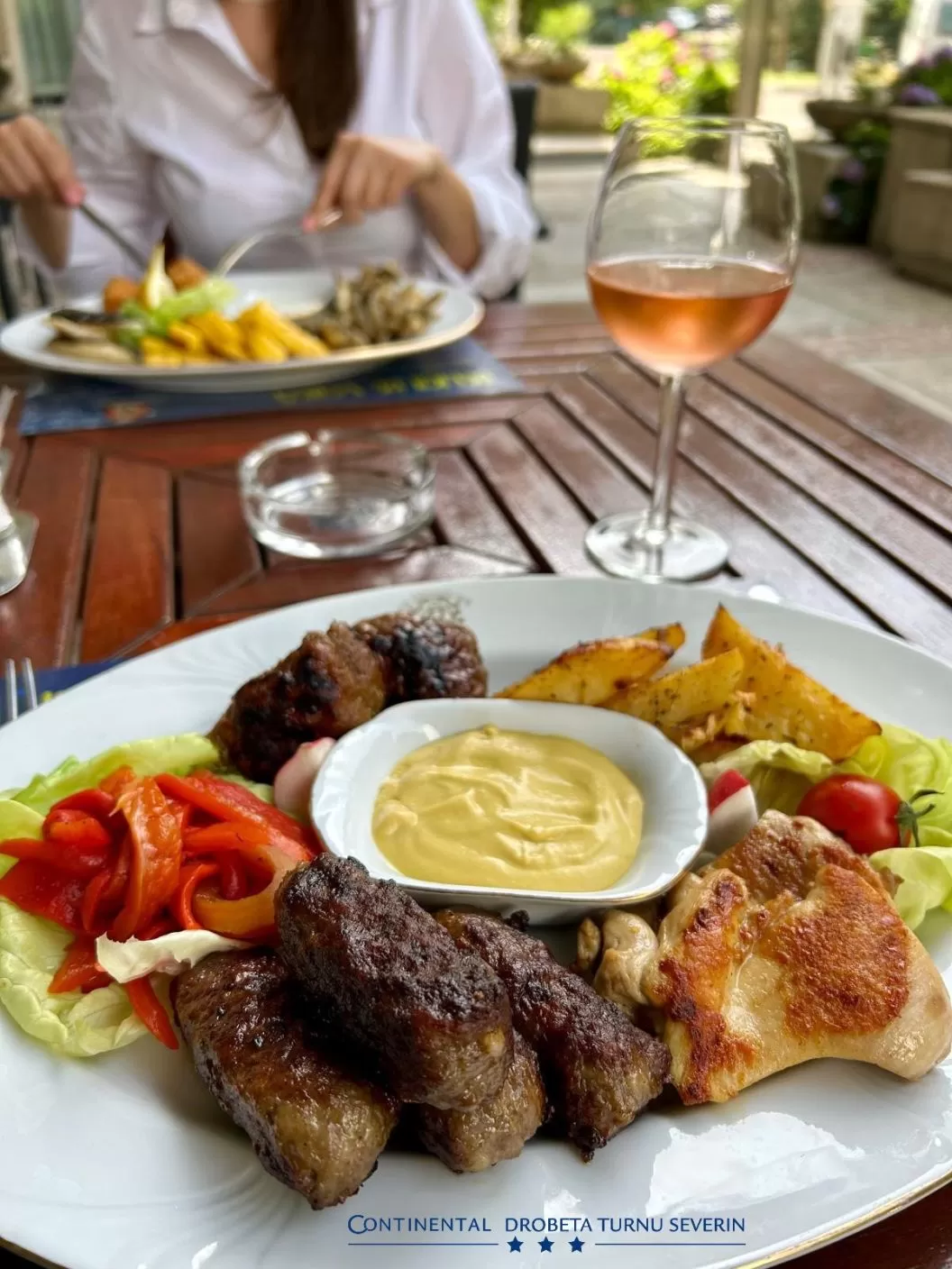 Revelion 2026 Ani de Liceu Drobeta Turnu Severin Hotel Continental Drobeta Turnu Severin