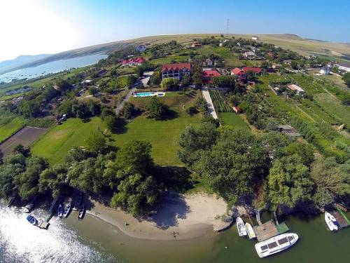 Sejur Delta Dunarii 2025 Baltenii de Sus Hotel RESORT WELS