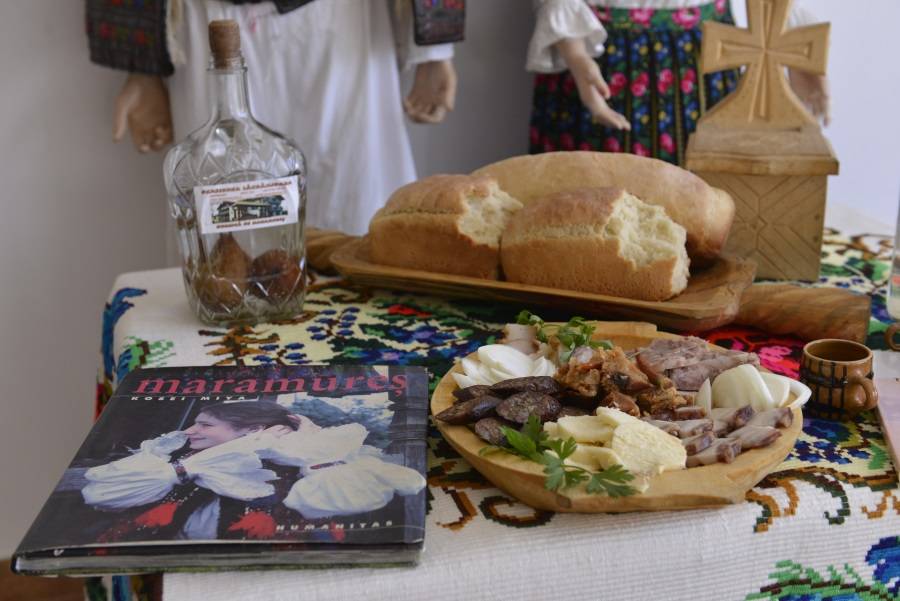 Sarbatori de Pasti 2022 Maramuresul Istoric la Pensiunea Lacramioara