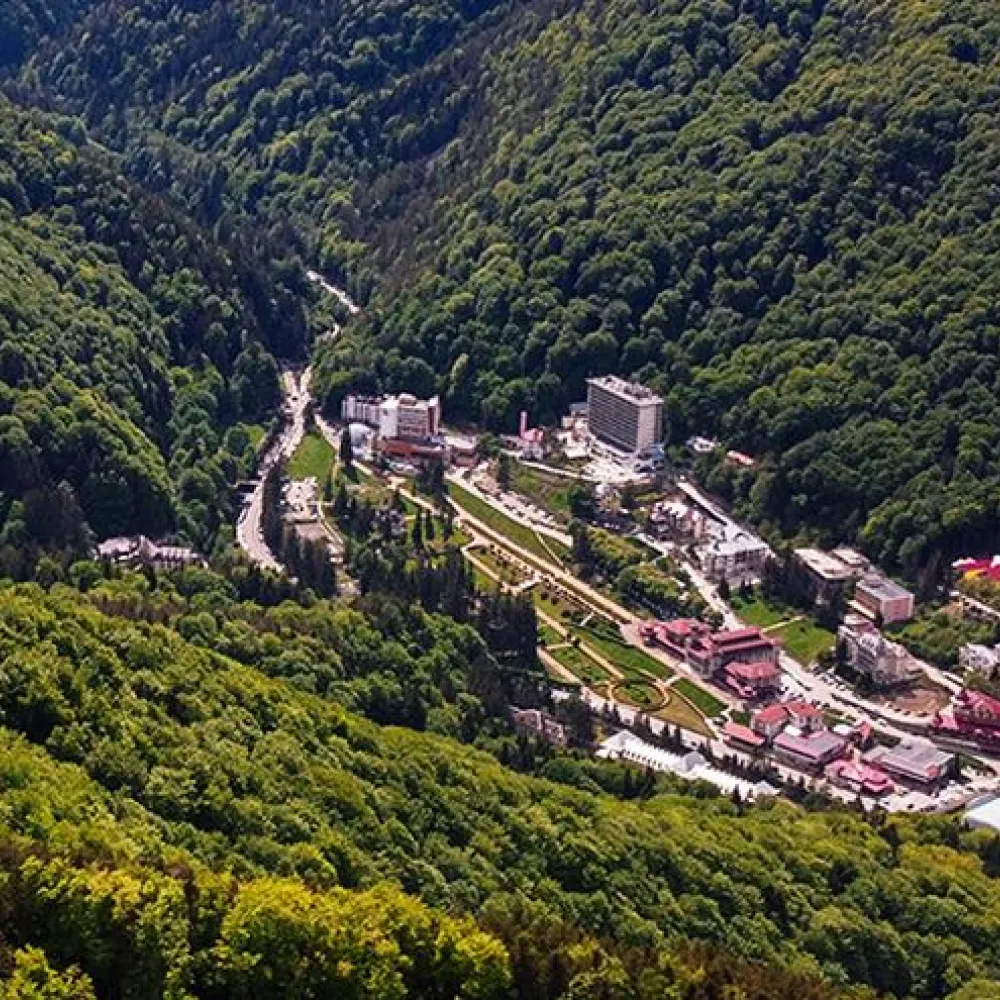 Slănic Moldova – locul unde natura vindecă, liniștea inspiră, iar fiecare zi devine o poveste