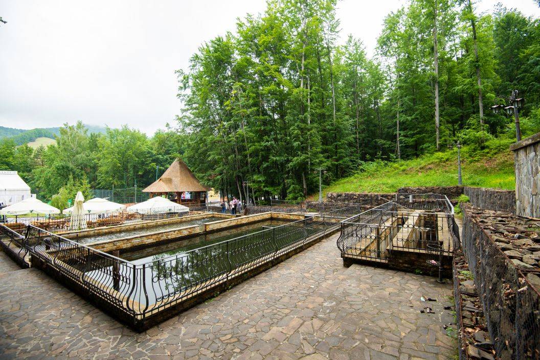Sarbatori de Pasti 2025 Maramures Baia Sprie Complex Turistic SUIOR 