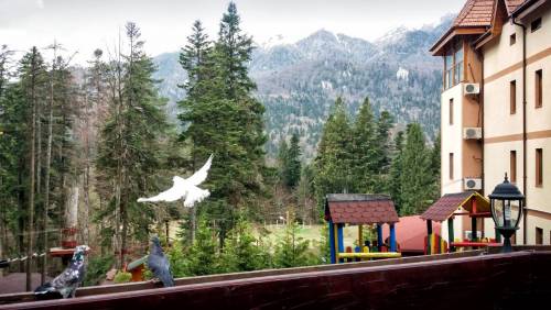 Vacanta la Munte 2023 Sinaia Hotel Cumpatu****