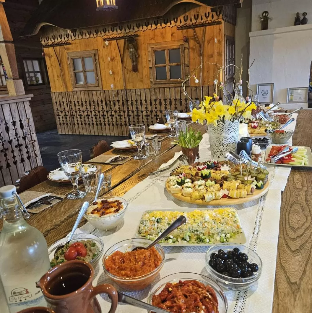 Sarbatori de Pasti 2025 in Bucovina Gura Humorului Pensiunea La Roata***