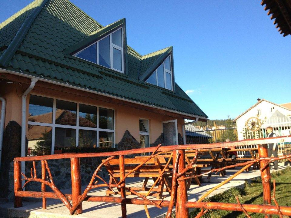 Vacanta schi 2021 Ranca Hostel Condor**