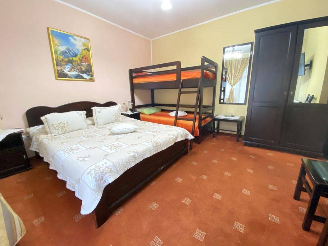 Vacanta Iarna la Schi Poiana Brasov Pensiunea Crocus