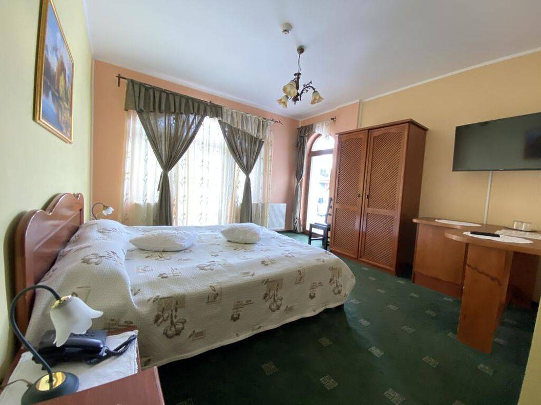 Vacanta Iarna la Schi Poiana Brasov Pensiunea Crocus
