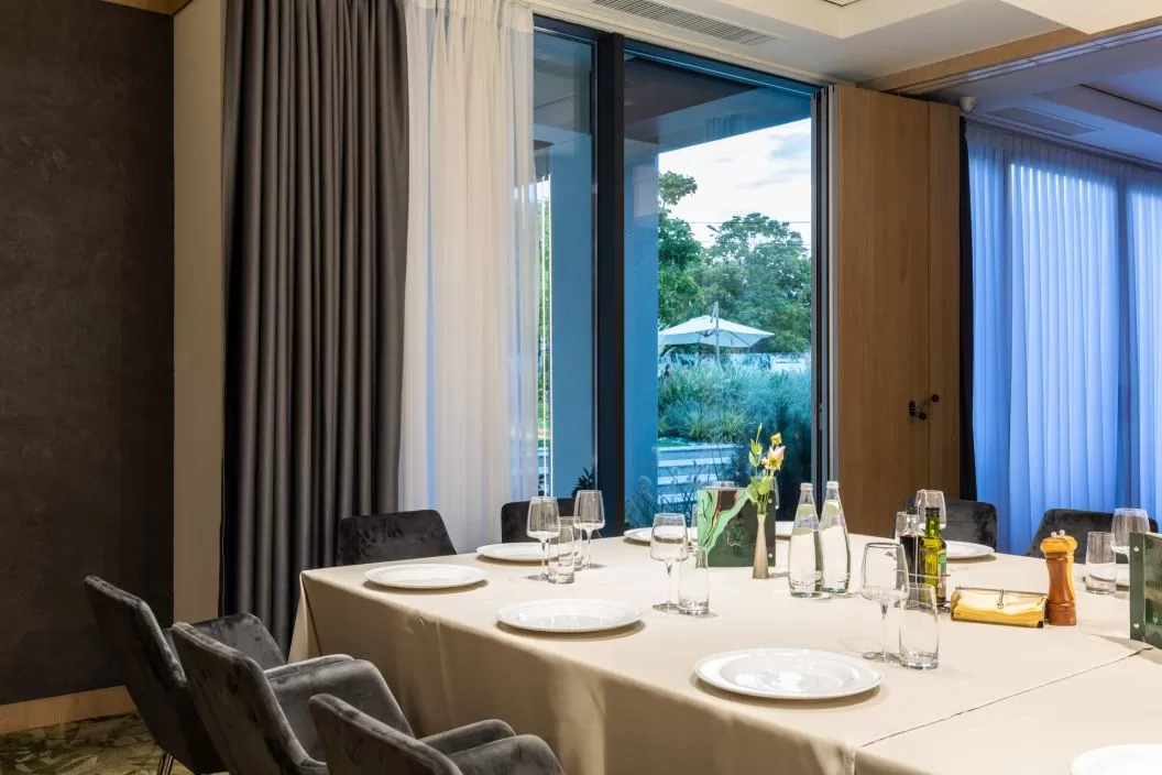 Cazare 2023 Slatina Hotel Ramada Parc****