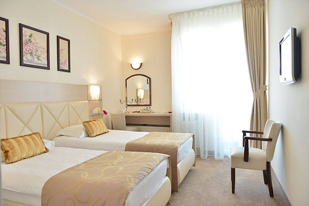 Cazare 2025 Bistrita Grand Hotel Coroana**** 
