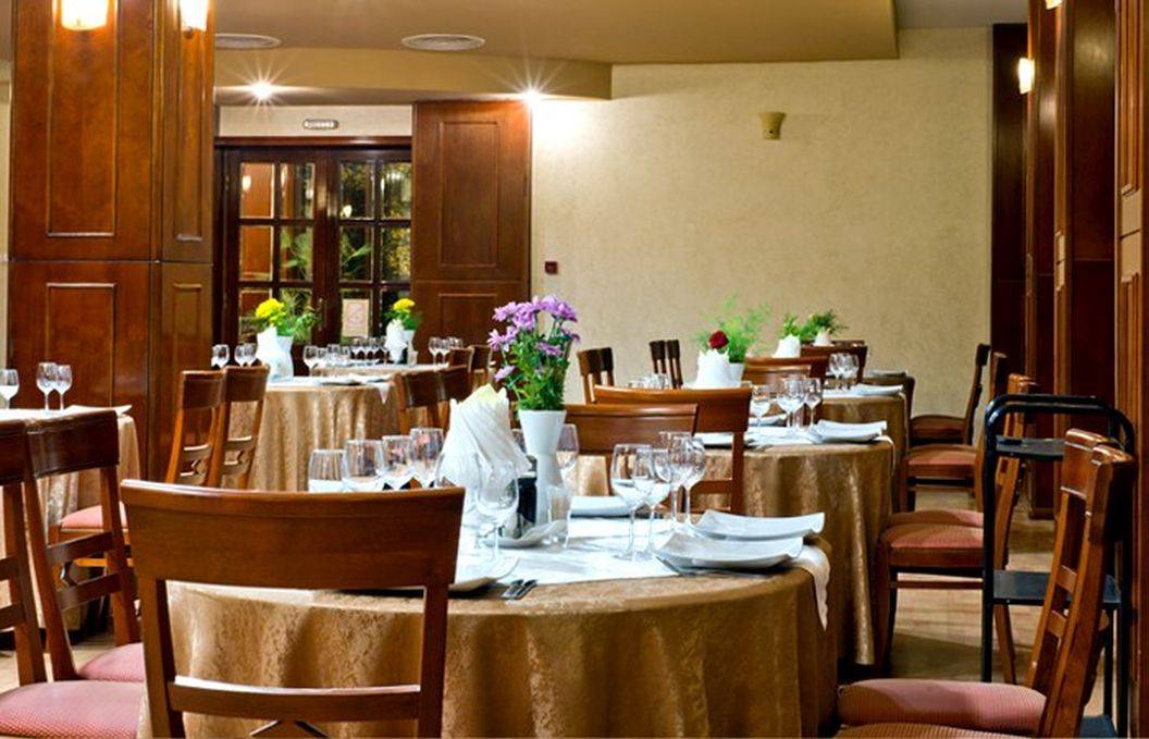 Cazare Craiova Hotel Bavaria**** 