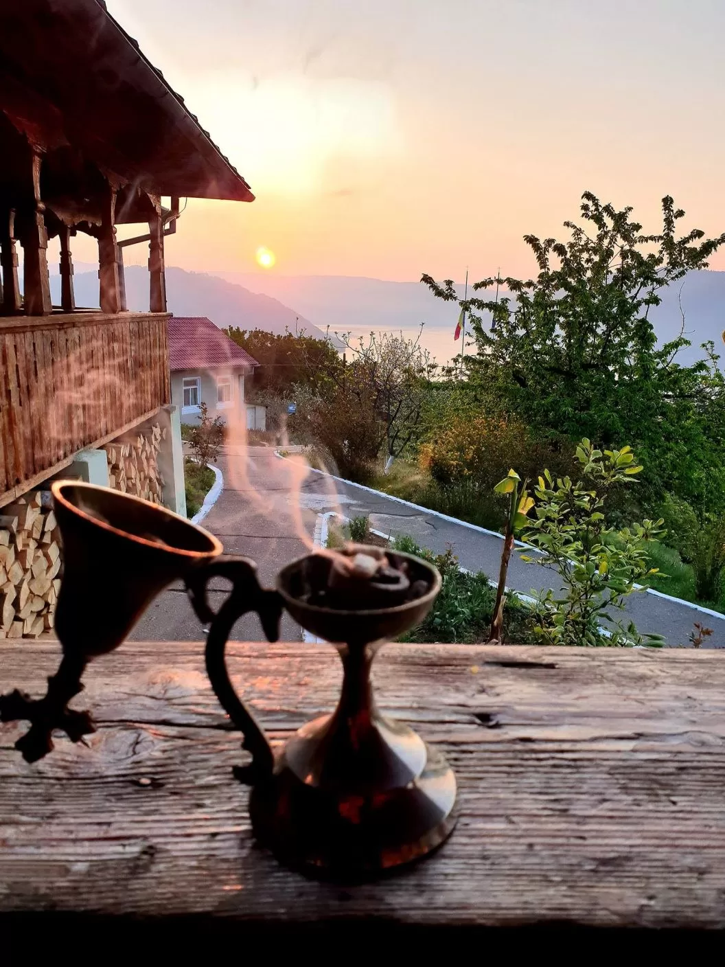 Esenta Banatului Montan