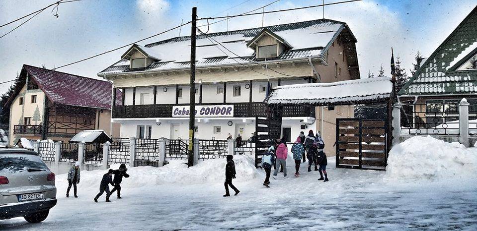 Vacanta schi 2021 Ranca Hostel Condor**