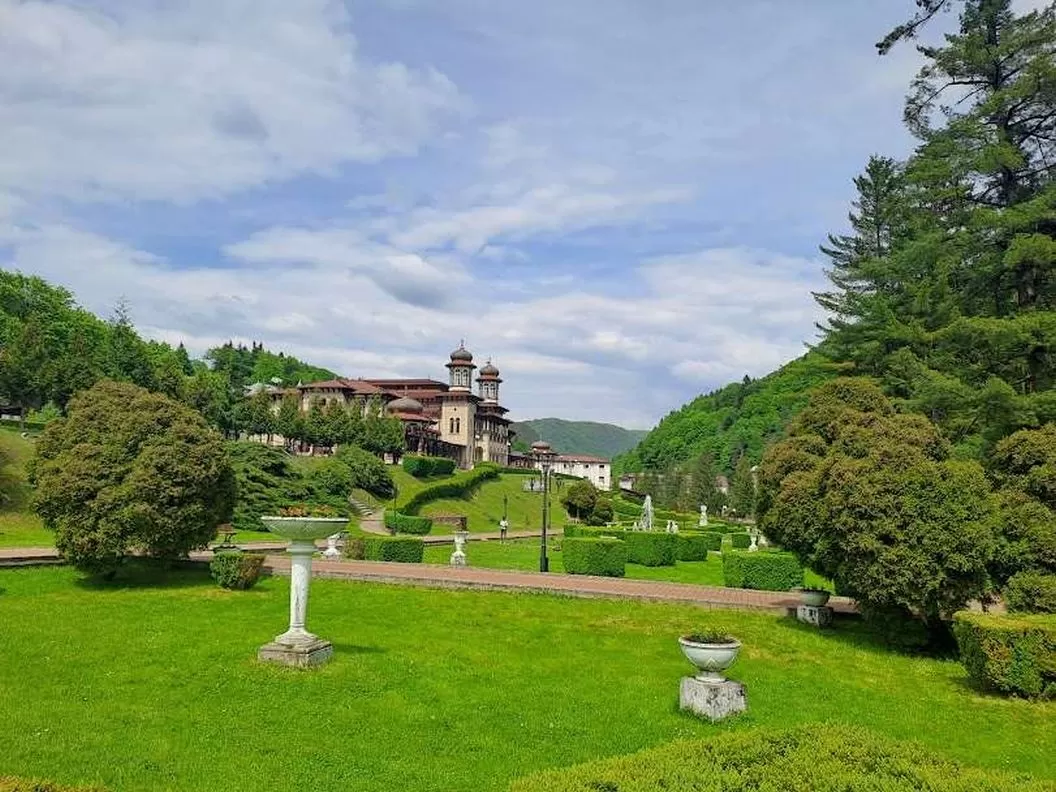 Ziua Internationala a Muncii 2026 Slanic Moldova Complex Panoramic***