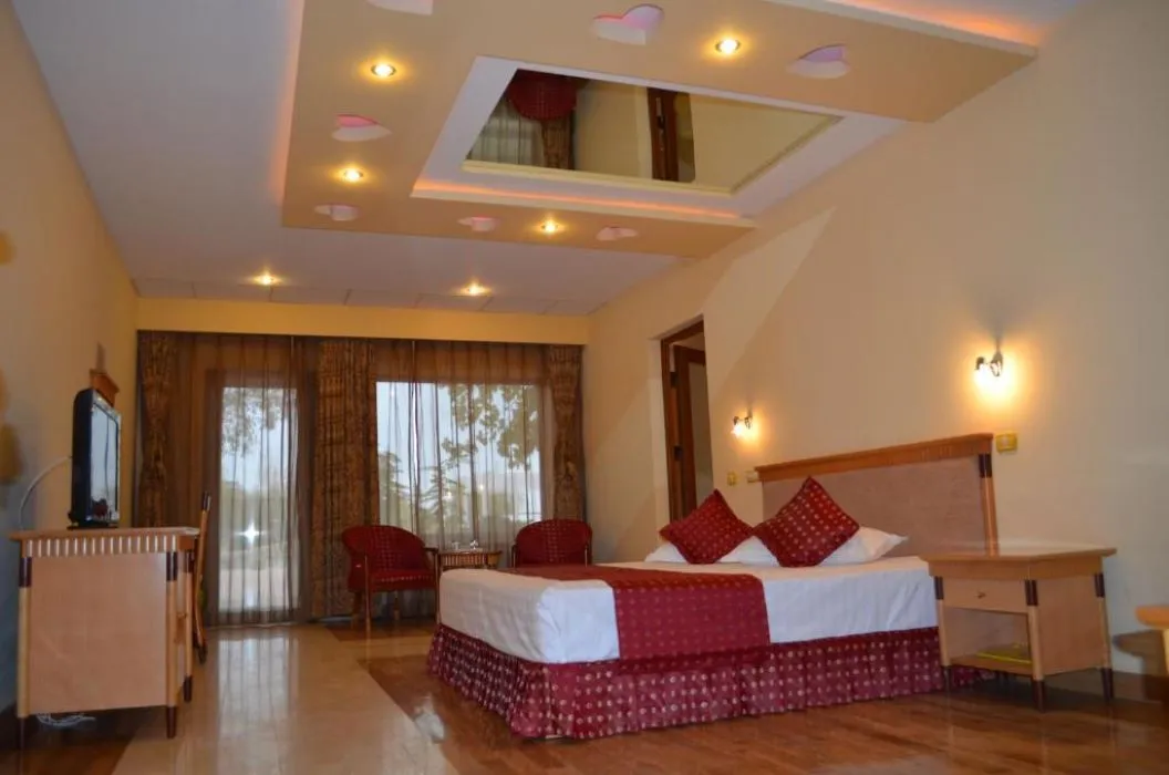 Sejur litoral 2026 Mamaia Hotel La Scoica Land