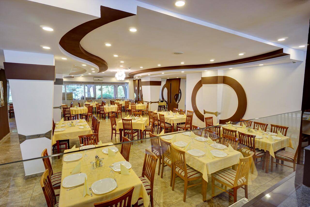 Sarbatori de Pasti 2025 Baile Tusnad Hotel Ciucas 