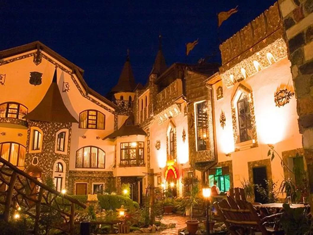 Cazare 2022 Turda Hotel Castelul Printul Vanator****