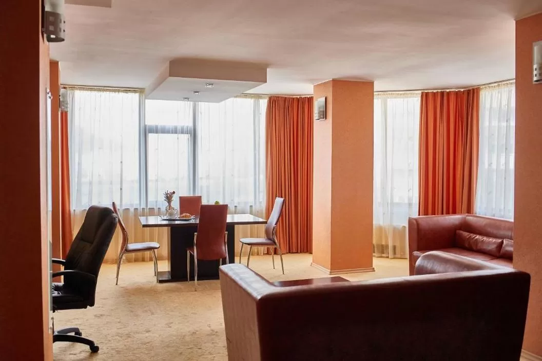 Cazare 2025 Piata Neamt Hotel Central Plaza