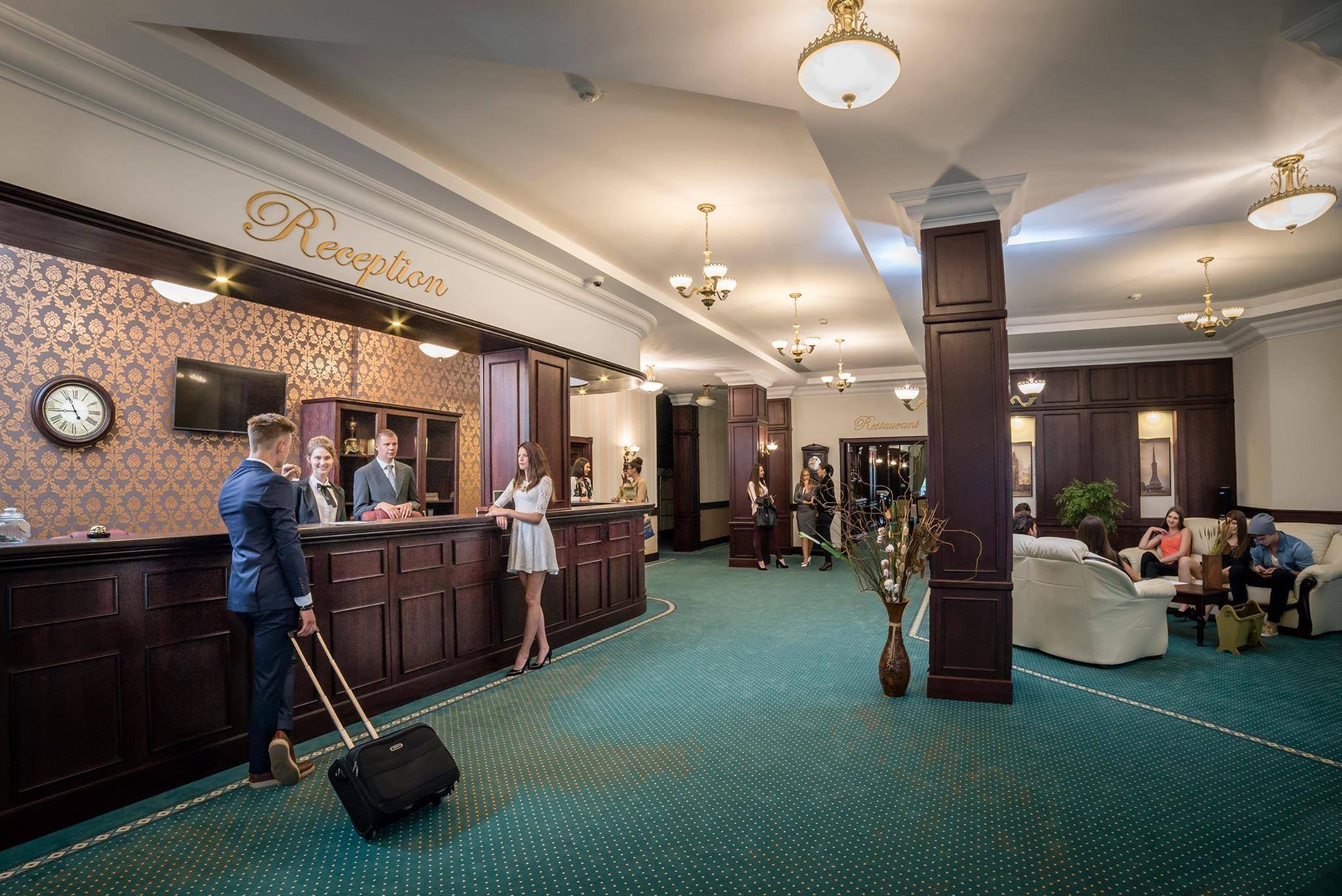 Cazare 2022 Baia Mare Hotel Magus**** 