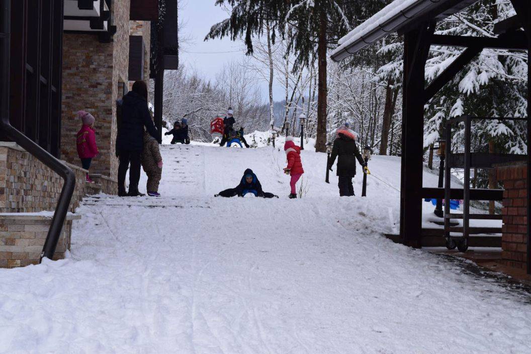 Sarbatori de Craciun 2022 Bucovina Vama Complex Turistic Lidana
