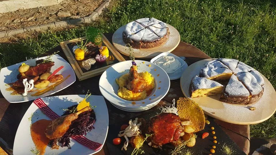 Sarbatori de Pasti 2024 in Bucovina Cacica Pensiunea Casa Domneasca