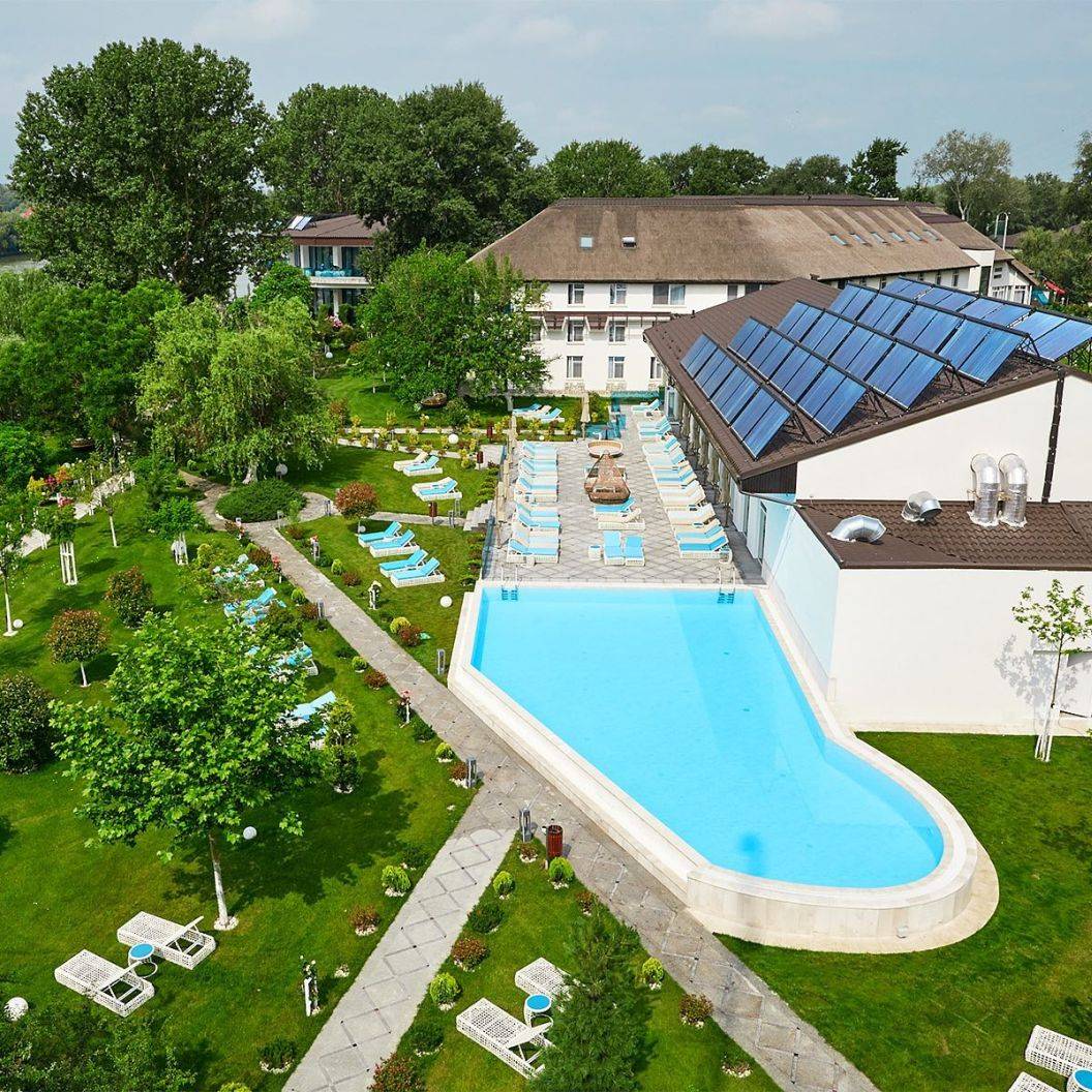 Vacanta in Delta Dunarii Crisan Lebada Luxury Resort SPA