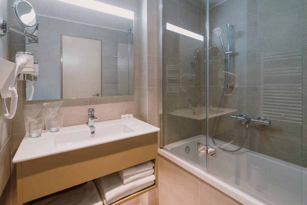 Sarbatori de Pasti 2025 Sovata Hotel Ensana Health SPA URSINA