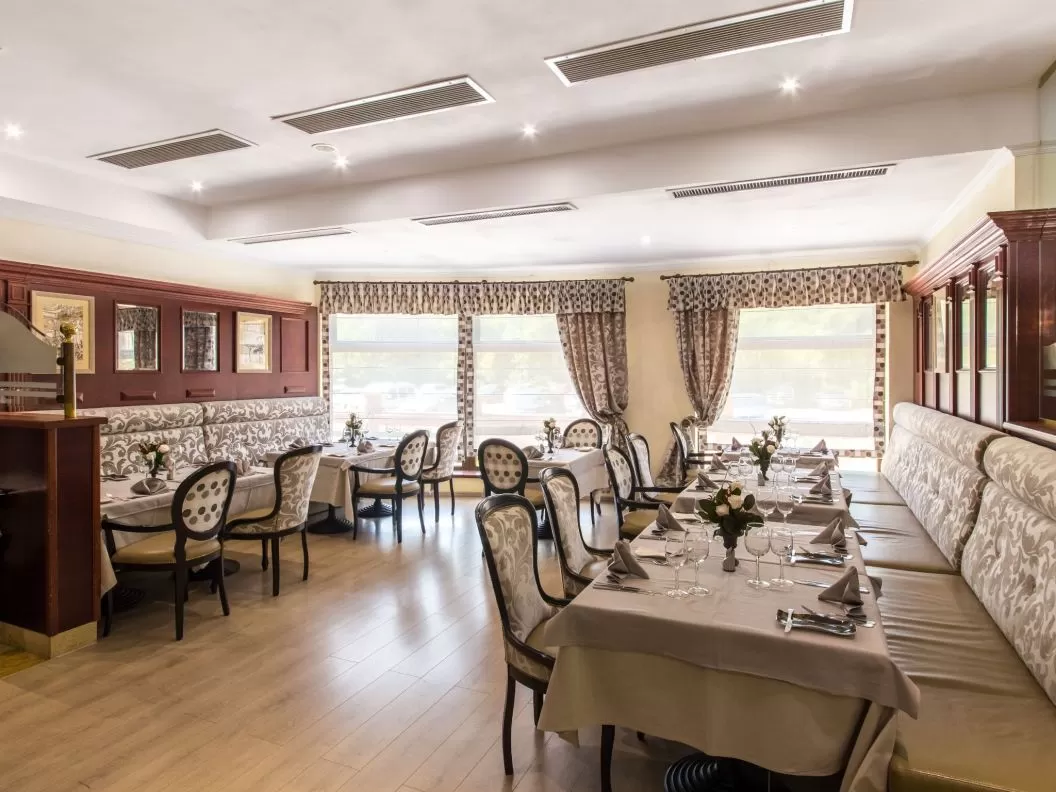 Cazare Bucuresti Ramada Hotel & Suites by Wyndham Bucharest North****