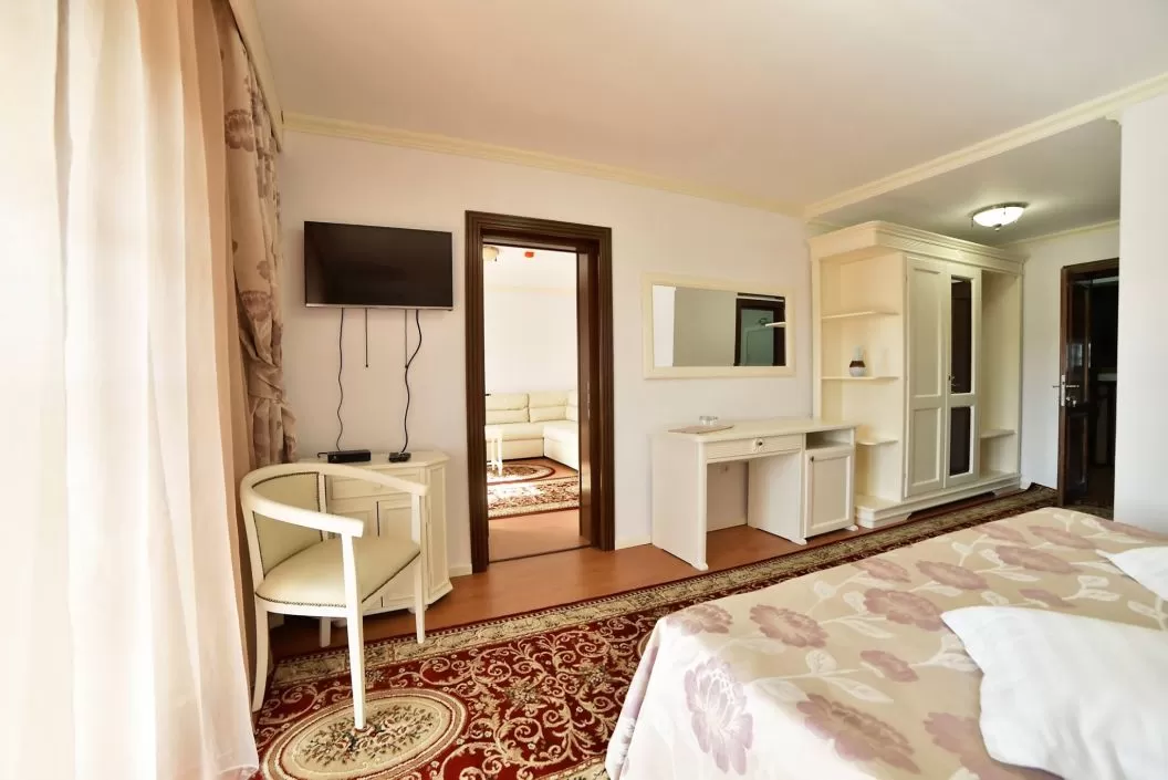 Vacanta pe plaiurile razesilor Trifesti Iasi Hotel la Domenii****