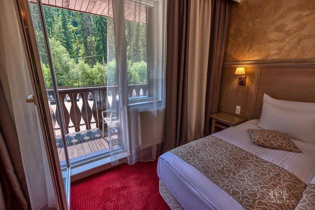Vacanta 2021 la Lacul Rosu Hotel Lacul Rosu****