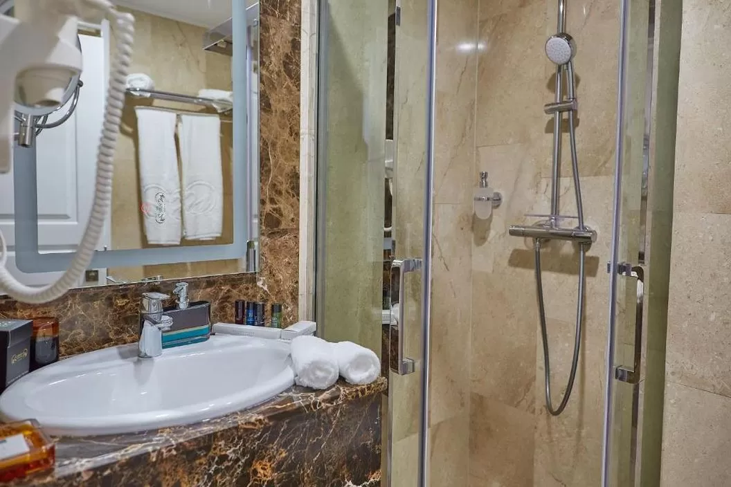 Revelion 2025 Delta Dunarii Crisan Lebada Luxury Resort SPA