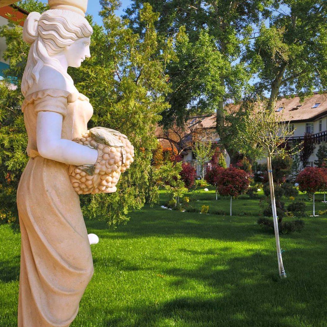 Craciun 2022 in Delta Dunarii Crisan Lebada Luxury Resort SPA