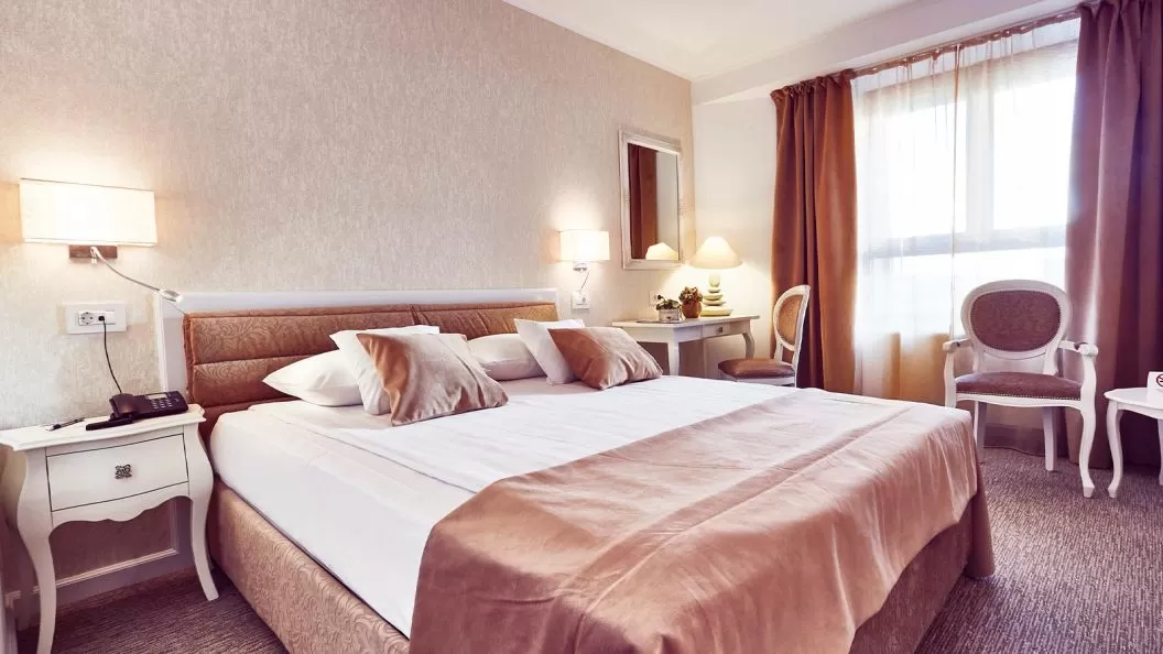 Revelion 2025 Targu Mures 1001 de nopti Hotel Continental Forum