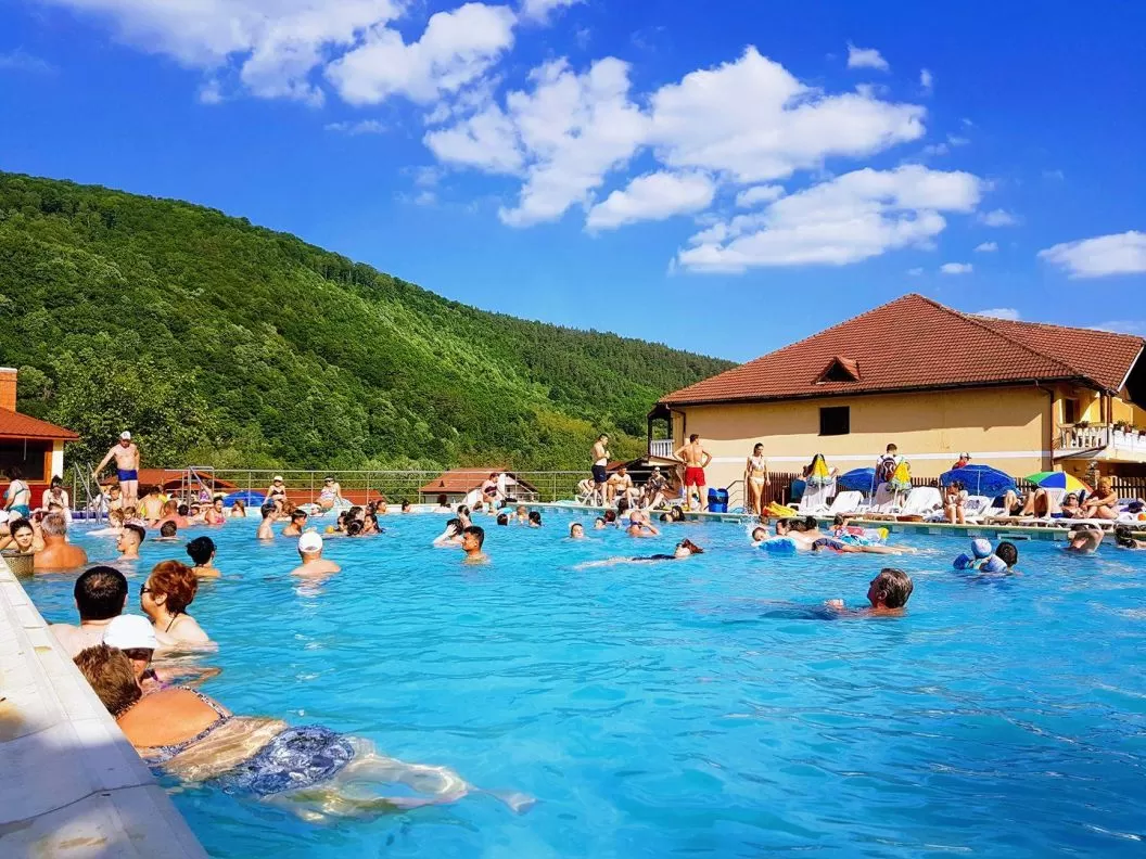 Sejur Odihna 2025 la Munte Caciulata Complex Turistic Casa Romaneasca****