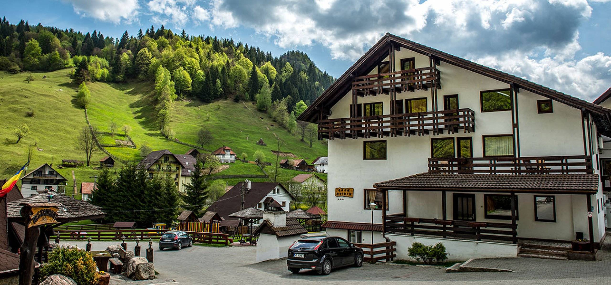 Vacanta la munte 2022 Cheile Gradistei Resort Moieciu***