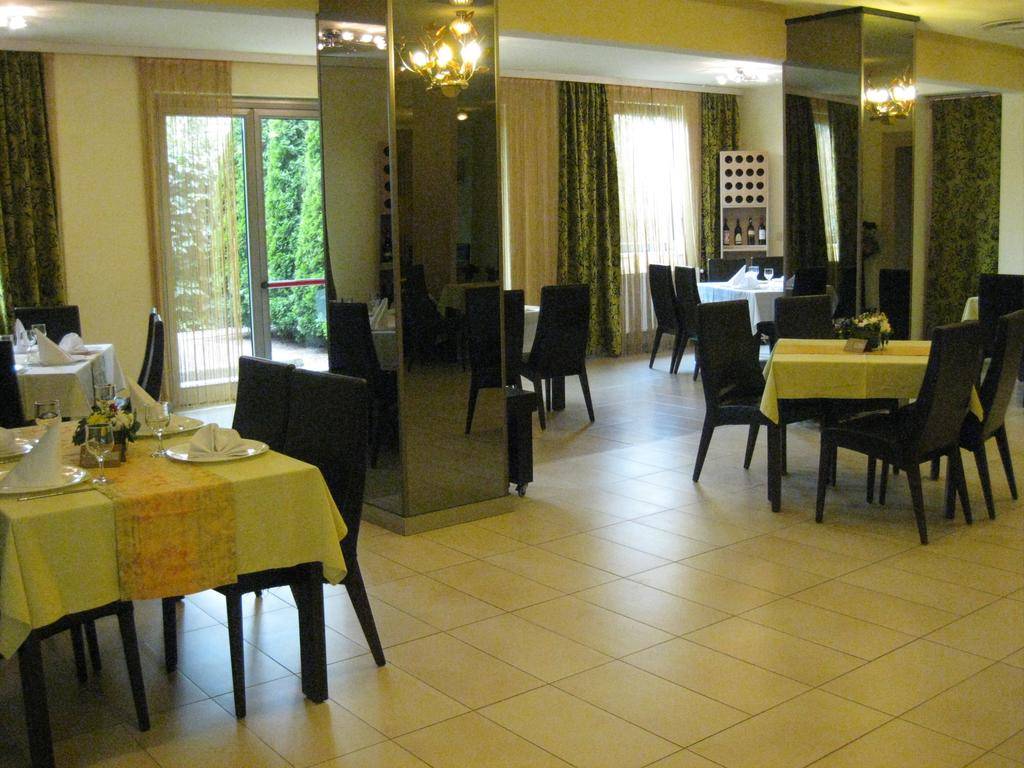 Cazare 2022 Timisoara Hotel Delpack****