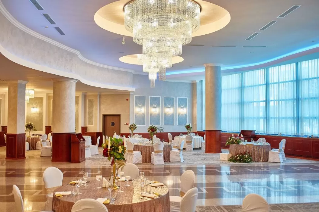Cazare 2025 Piata Neamt Hotel Central Plaza