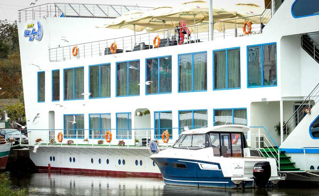 Vacanta in Delta Dunarii Jurilovca Hotel Plutitor Bella Marina