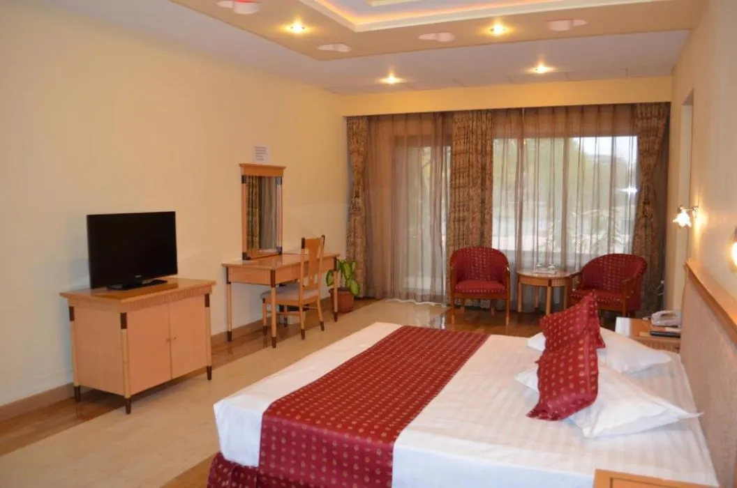 Sejur litoral 2026 Mamaia Hotel La Scoica Land
